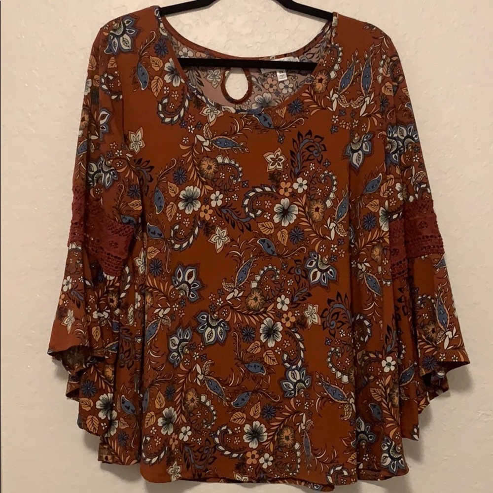 Beautiful Stem Vine Top